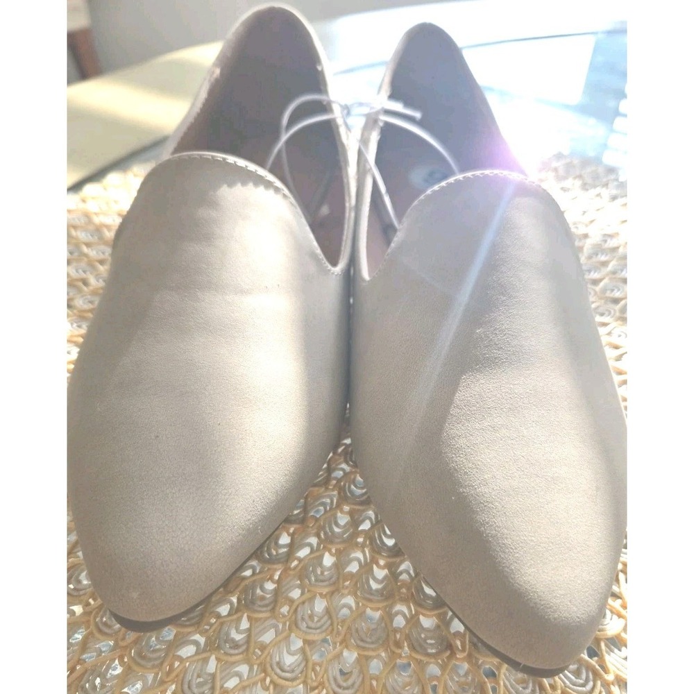 OLIVIA & Kate, New York,  size 9 tan Classic Low  Heels
